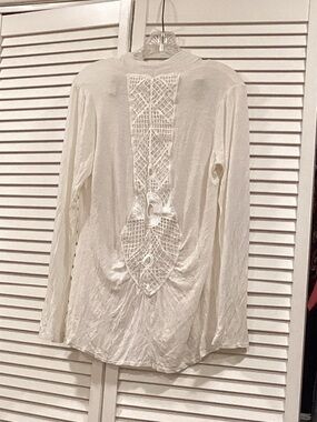 VTG BRIGHTON  White long sleeve open front cardigan with embroidered  detail